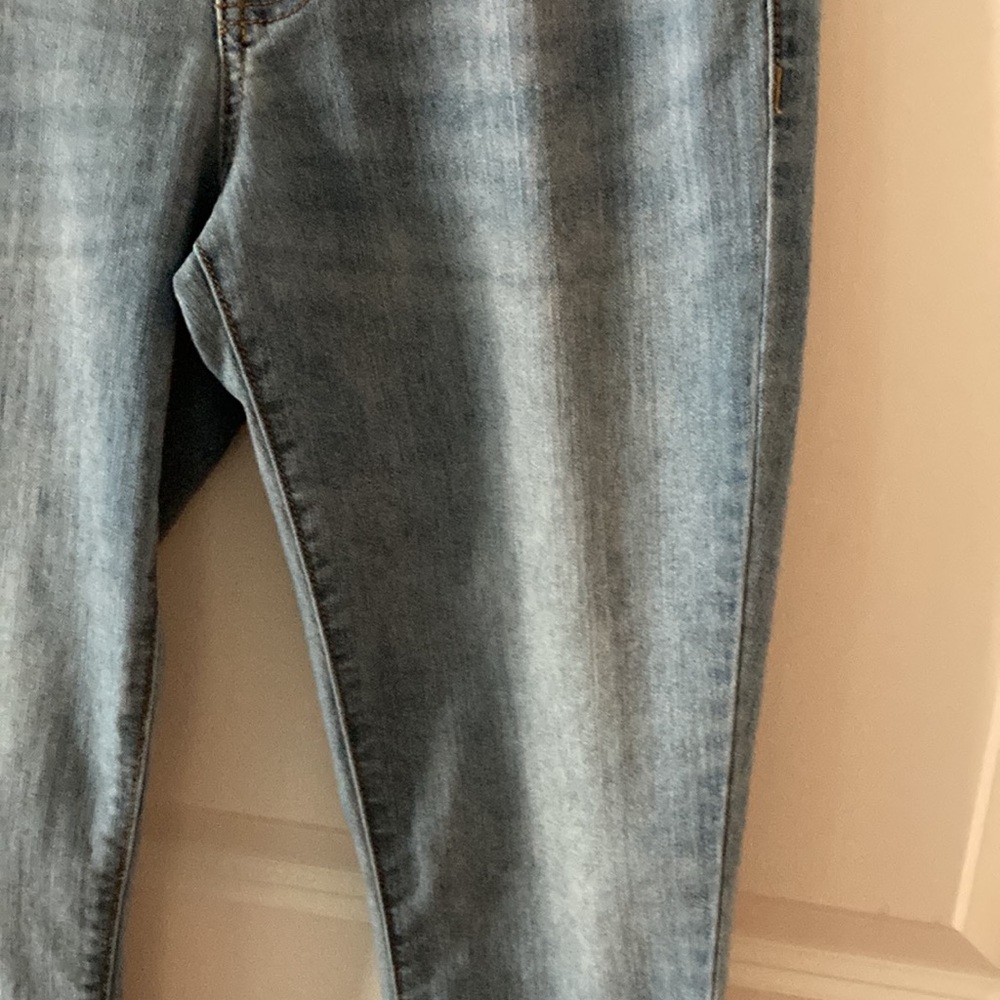 Old Navy Super Skinny Mid-rise jeans - Picture 4 of 9